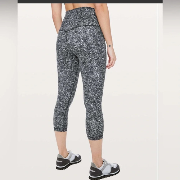 Lululemon Align Crop *21" Diffuse Starlight Black - Picture 3 of 7